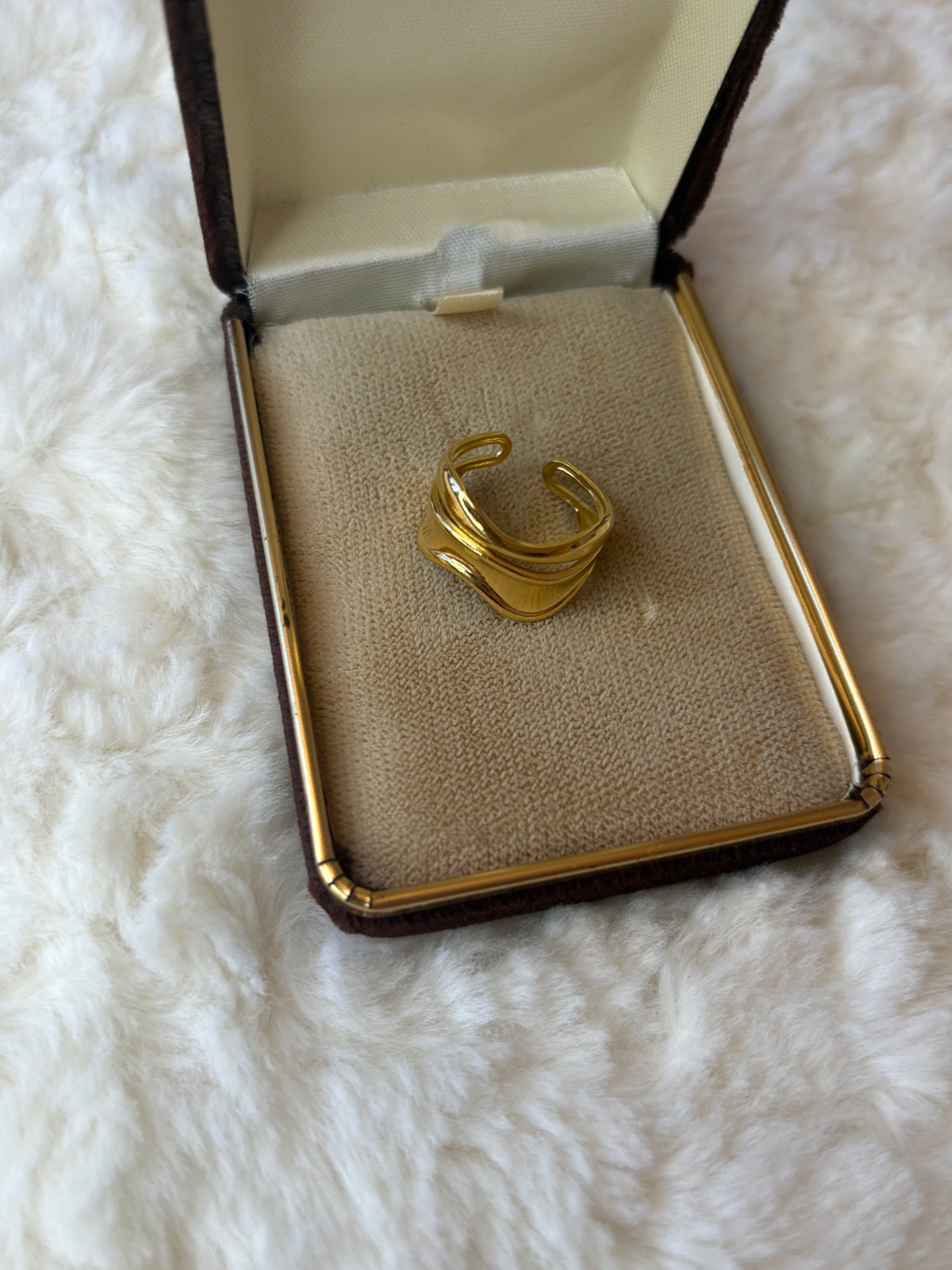 Curvy Adjustable Ring